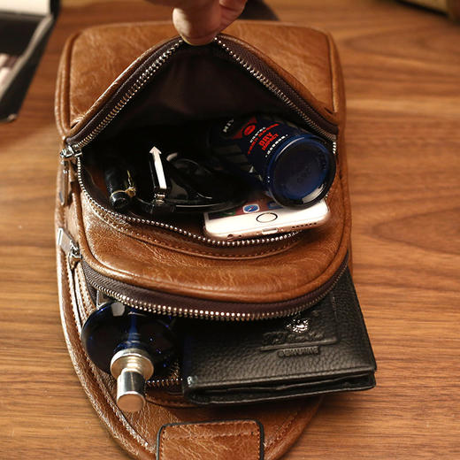 【服饰鞋包】日韩男士胸包 单肩包牛皮复古时尚斜挎包腰包手机包包 商品图1