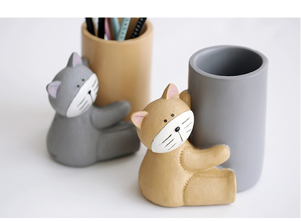 三年二班时尚可爱小猫笔筒创意办公桌面笔筒摆件笔桶收纳盒