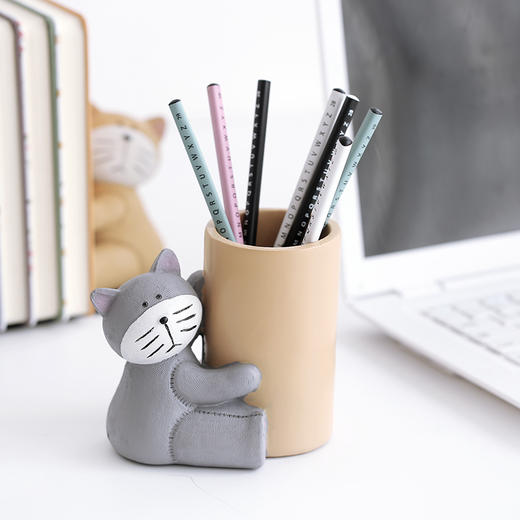 三年二班时尚可爱小猫笔筒创意办公桌面笔筒摆件笔桶收纳盒