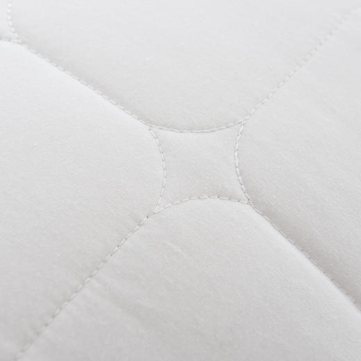 维美家纺 现代白色立衬分格枕头夏季调温品牌枕芯五星级酒店透气 商品图4