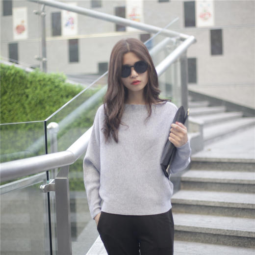 【服饰鞋包】秋冬季新品女装纯色蝙蝠衫针织套头毛衣女学院风打底衫女 商品图1