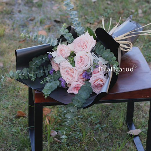 爱情守护神丨11朵奥斯汀玫瑰尤加利花束上海提前12天预定其他城市请详