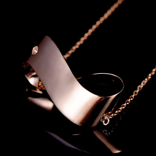 莫比乌斯环玫瑰金镶钻项链