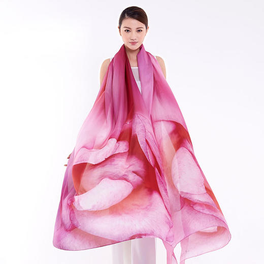 绝代佳人王小慧花之灵系列真丝斜纹超长款丝巾