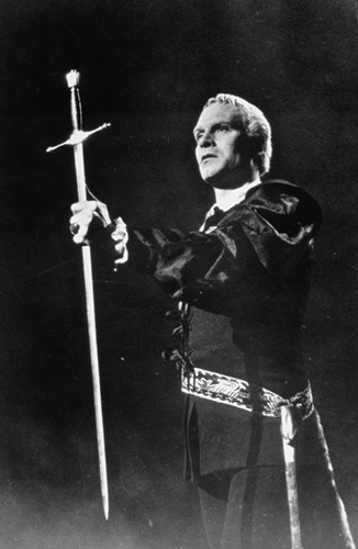 2015年英国国家剧场现场版《哈姆雷特》,由"卷福"主演哈姆雷特.