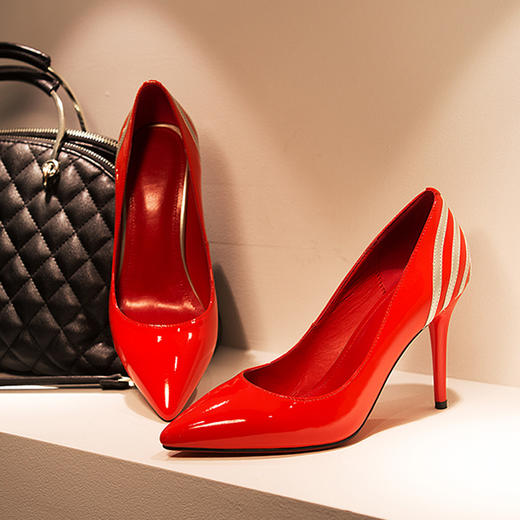 【服饰鞋包】秋新款牛筋底时尚浅口女式单鞋尖头细高跟鞋欧美女鞋 商品图0