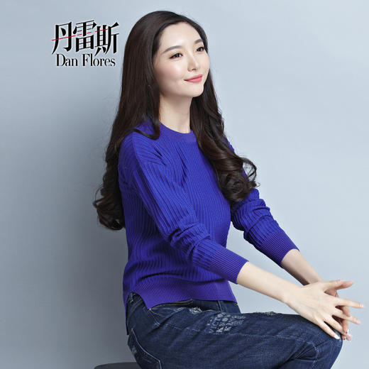 【针织衫女】秋季新款女装韩版时尚女式毛衣圆领纯色套头宽松开叉针织衫 商品图0