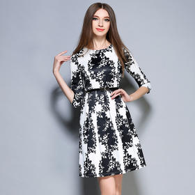 【服饰鞋包】字裙长袖连衣裙女秋季女装印花圆领连衣裙女