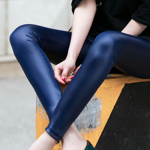 【服饰鞋包】 秋季女装裤子新品 欧美时尚亚光仿皮皮裤九分打底裤 商品图0