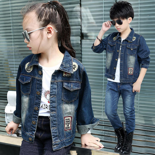 【童装】男女童装秋季新款中大童字母牛仔外套中性绣字牛仔上衣 商品图0