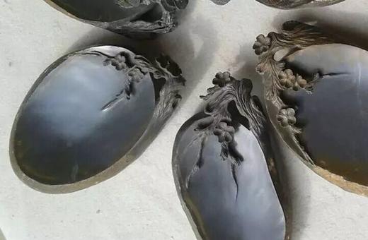 【徐公砚•寒梅雕】中华自然砚，20年老技师胡京光作品，珍贵天然矿石精雕寒梅，随机发售，全国包邮 商品图2