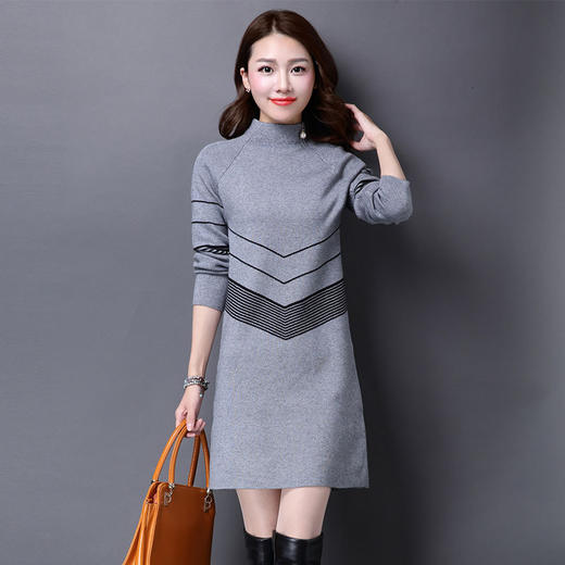 【毛衣女】冬季新款韩版套头毛衣女时尚v字条纹中长款高领针织打底衫