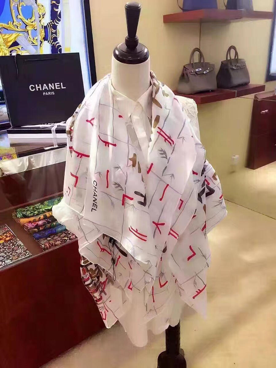 香奈儿真丝方巾