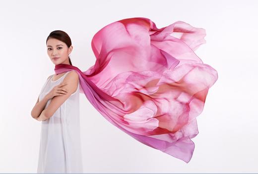 绝代佳人×王小慧 "花之灵"系列真丝斜纹长款丝巾