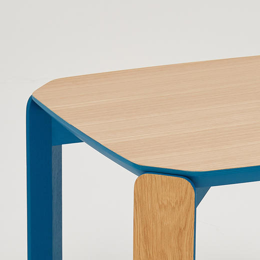 【Inyard】45度桌系列桦木多层板 白橡木实木腿 蓝色边桌 商品图5