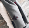 【围巾】秋冬季新款羊绒围巾  小蜜蜂图案保暖披肩围巾两用加厚 商品缩略图8