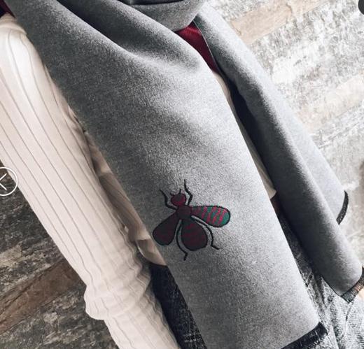 【围巾】秋冬季新款羊绒围巾  小蜜蜂图案保暖披肩围巾两用加厚 商品图8