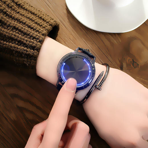 【手表】。创意概念个性智能圆形带简约黑白防水LED手表潮男女情侣对表 商品图0
