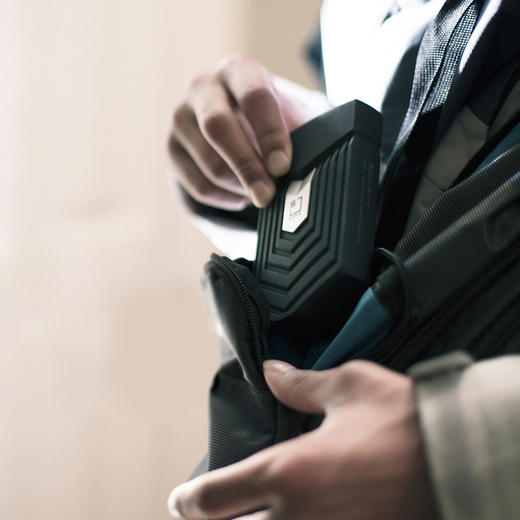 美国SIMPIZ iTron急速自充充电宝 18分钟自充满9000mAh|8重防护|3倍于QC3.0技术 商品图4