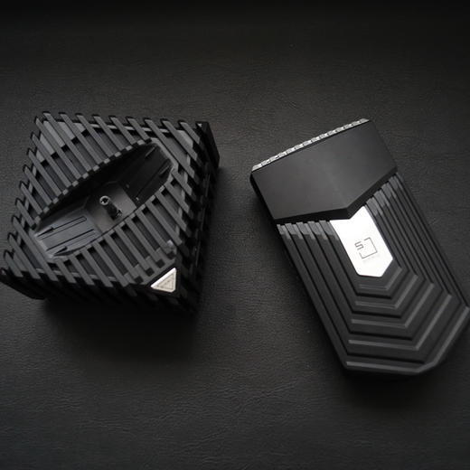 美国SIMPIZ iTron急速自充充电宝 18分钟自充满9000mAh|8重防护|3倍于QC3.0技术 商品图5