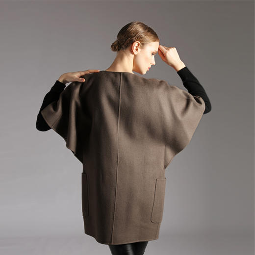 圆领喇叭袖羊绒呢大衣 SJF14P399N 商品图2