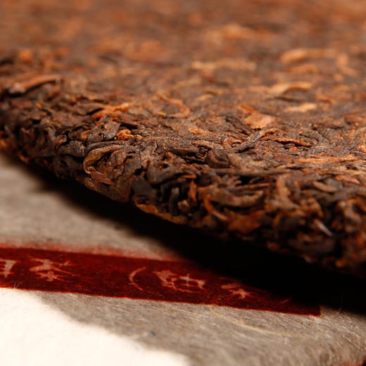 【礼品茶】吉顺号2017年宝石红 宫廷芽头 云南普洱茶老熟茶饼357g 商品图7