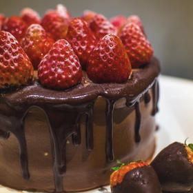 可爱女人。草莓巧克力 戚风蛋糕