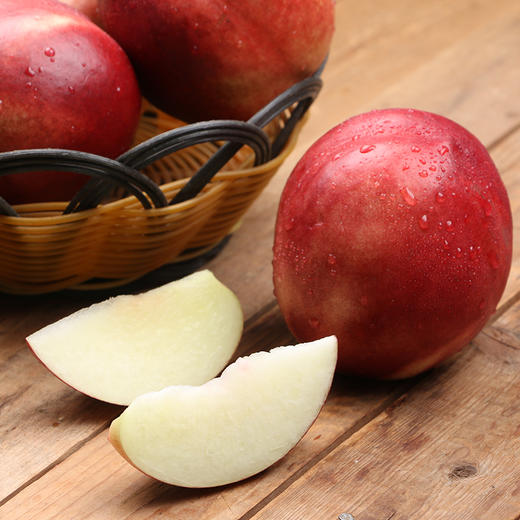 澳洲空运白油桃脆甜多汁