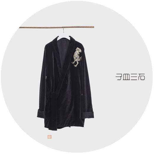 子皿三石设计师原创新中式男装事事如意系列斜襟系带半大外套 商品图2