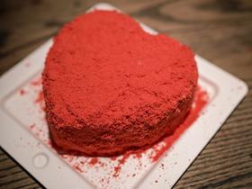 LOVE IS THE BEST INGREDIENT.【爱心枕头】