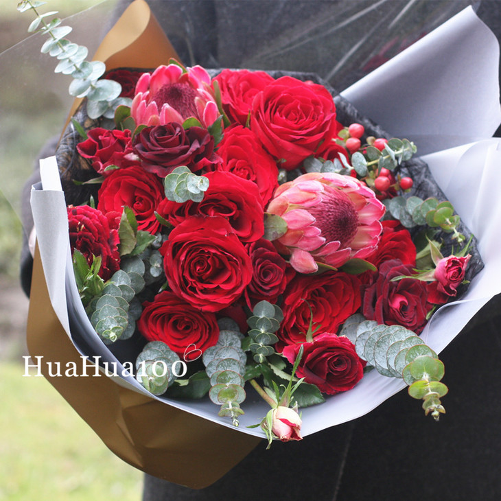 眷红偎翠丨11朵红玫瑰红蔷薇公主花花束