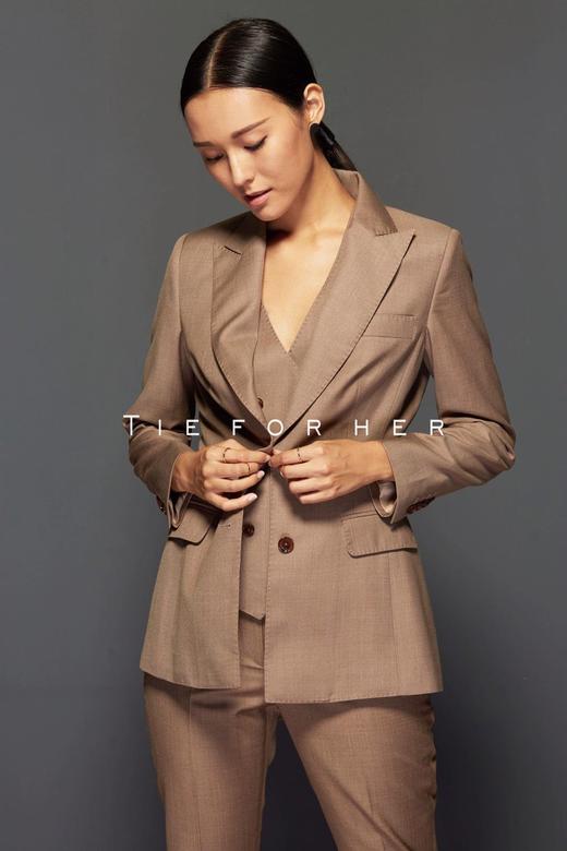 TF014 卡其色常规单排西装 商品图2