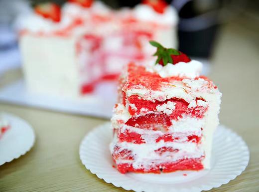 【草莓屋】暖心红丝。咸芝士红丝绒 戚风蛋糕 商品图1