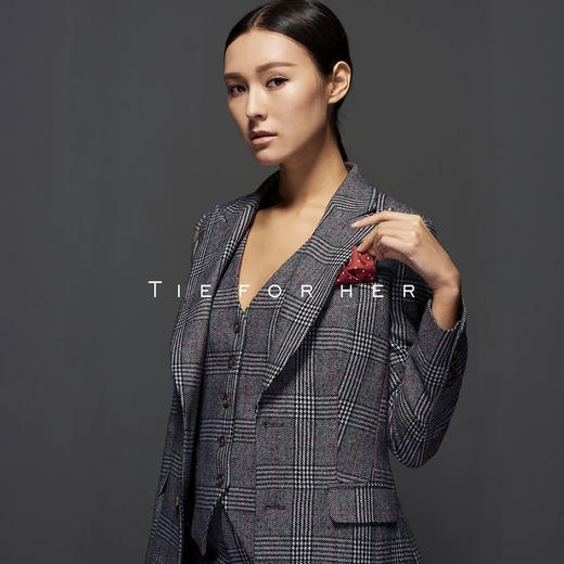 TF052 黑白红格羊毛西装 商品图3