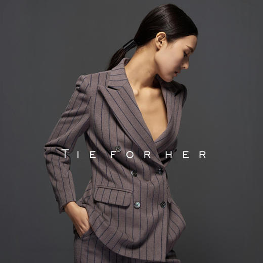 TF053 浅灰色条纹羊毛西装 商品图2