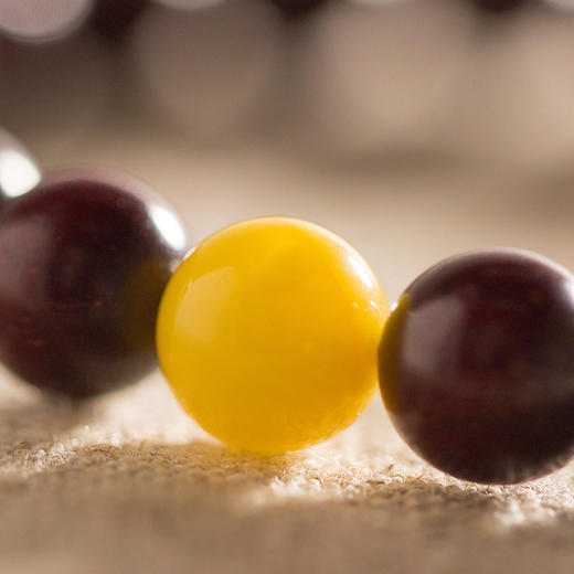 【青山特惠】原创设计-小叶紫檀蜜蜡配饰手串0.8*21颗     
 y26 商品图2