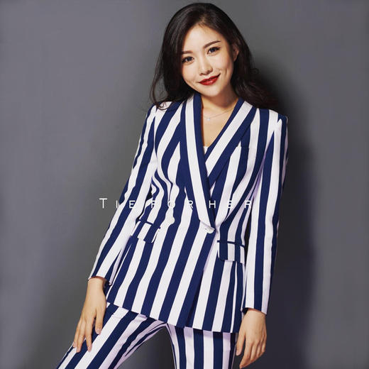 TF002 蓝白条纹西装 商品图0