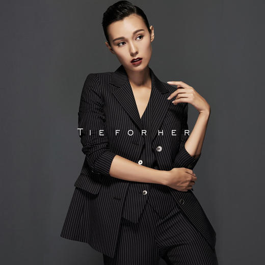 TF010 细条纹单排西装 商品图0