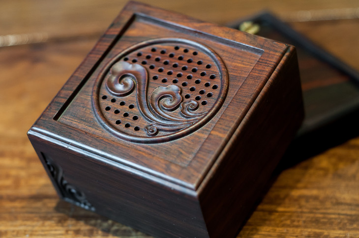 大红酸枝祥云盘香盒两件套