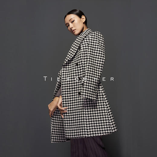 TF036黑色千鸟格双排八扣三短大衣 商品图1