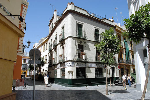 卢士涛庄园安达鲁西亚旧城广场雪莉葡萄酒Emilio Lustau Medium Golden 'La Plaza Vieja' Sherry, Andalucia, Spain 商品图4