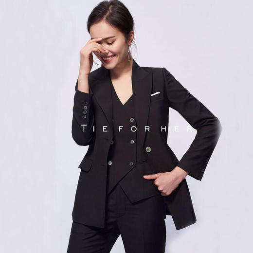 TF064 黑色三件套件套西装 商品图1