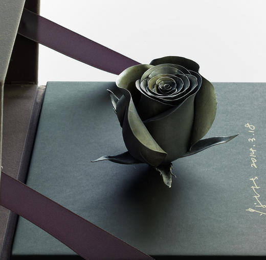 【罗博之选x艺术家蔡志松】《盒子玫瑰》 铅皮 商品图1