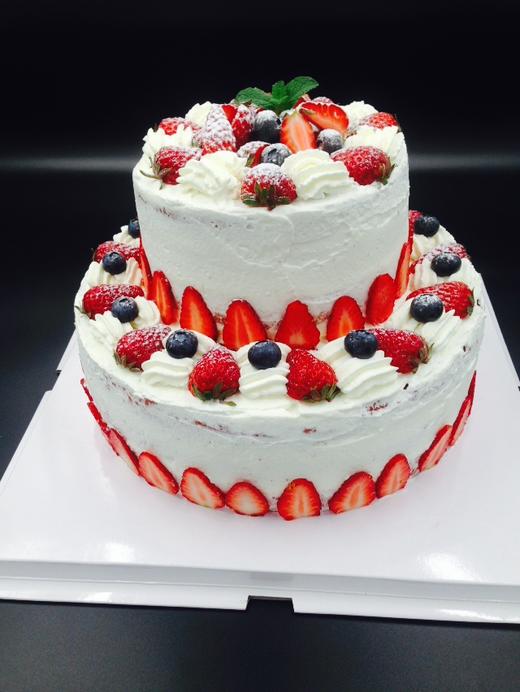 草莓之芯奢华双层蛋糕