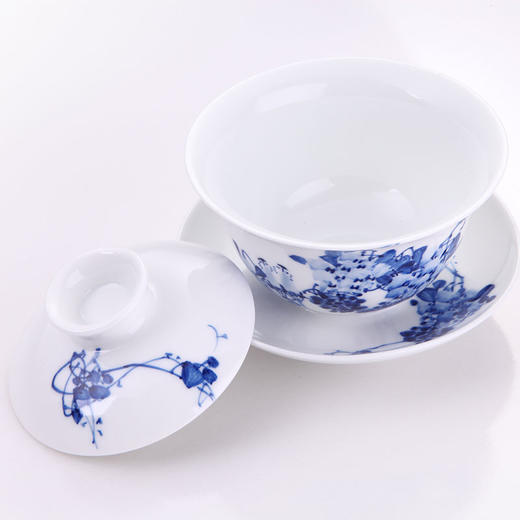 瑞和丨手绘青花瓷 荷花/紫藤套组 1盖碗1公道杯6品茗杯 景德镇陶瓷 商品图4