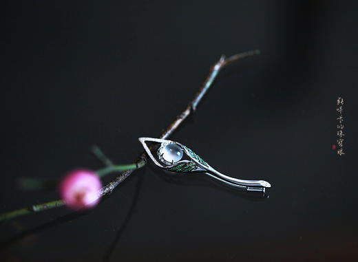 马蹄莲，白玻璃种翡翠胸针 商品图0