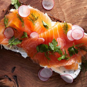 烟熏三文鱼顺丰快递运费到付