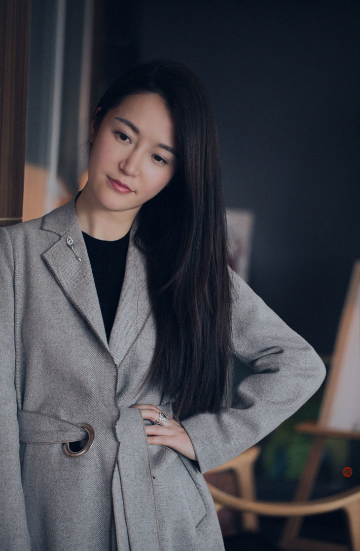 马蹄莲,白玻璃种翡翠胸针 - 张咔咔的珠宝眼旗舰店