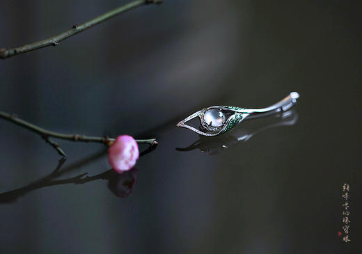 马蹄莲，白玻璃种翡翠胸针 商品图1