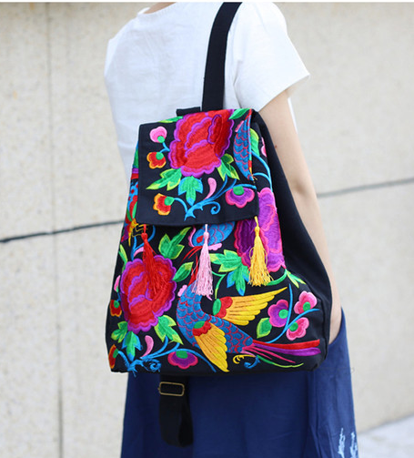 民族风绣花背包